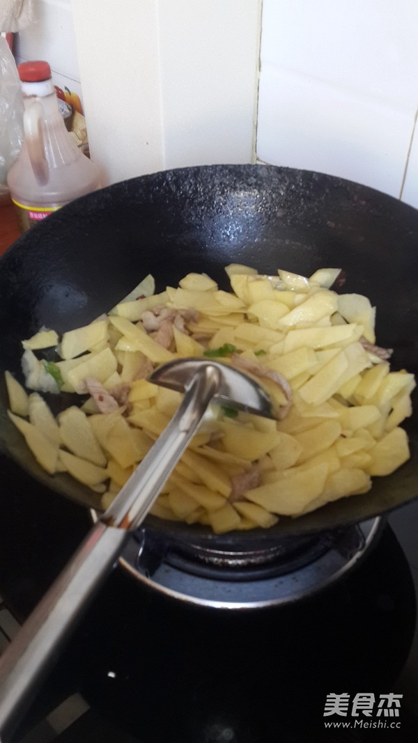 青椒土豆片的做法_青椒土豆片的家常做法_青椒土豆片