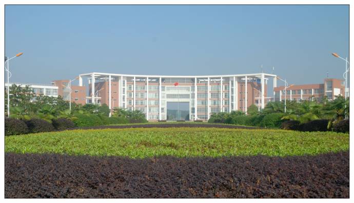 武汉体育学院体育科技学院环境优美,是个读书